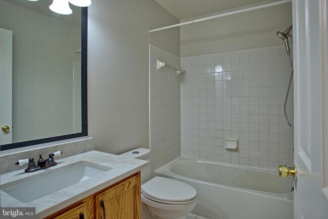 Building Photo - 6285 Clay Pipe Ct