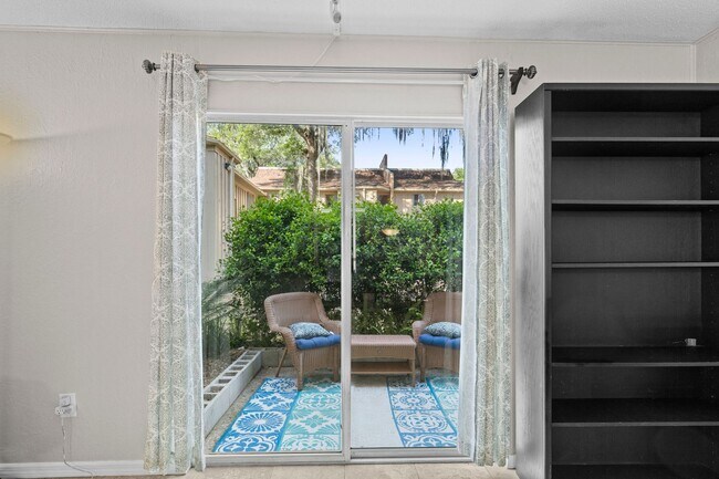 Building Photo - C0507-133 Hawthorne Reserve