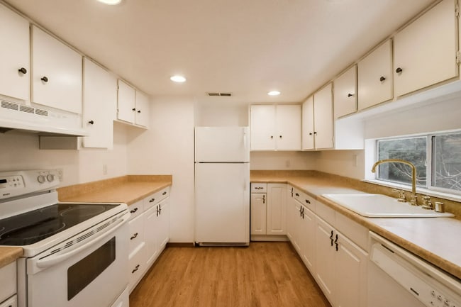 Building Photo - 3501 Juan Tabo Blvd NE