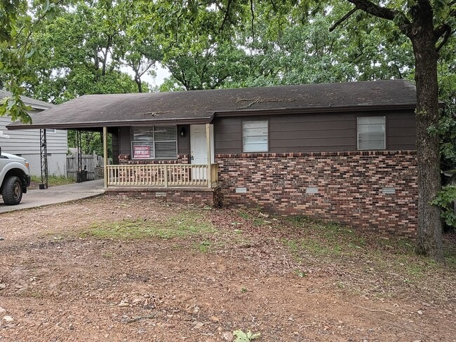 Building Photo - 6116 Whitby Ln