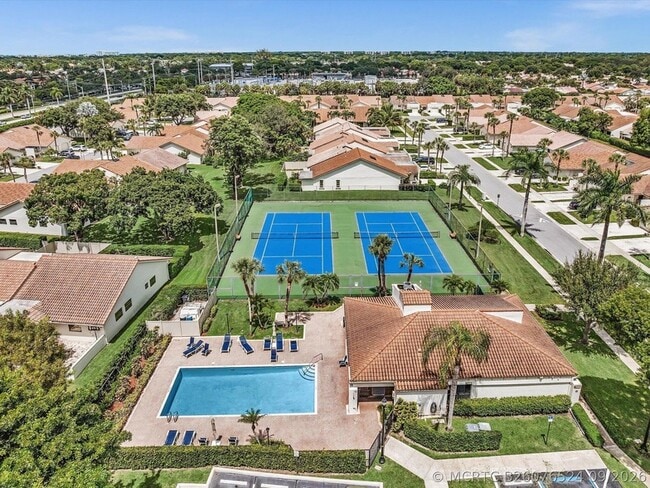Building Photo - 21578 Altamira Ave