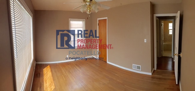 Building Photo - 3 bedroom 2 bath home - Dogs negotiable
