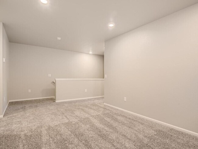 Building Photo - 12225 Creamery St