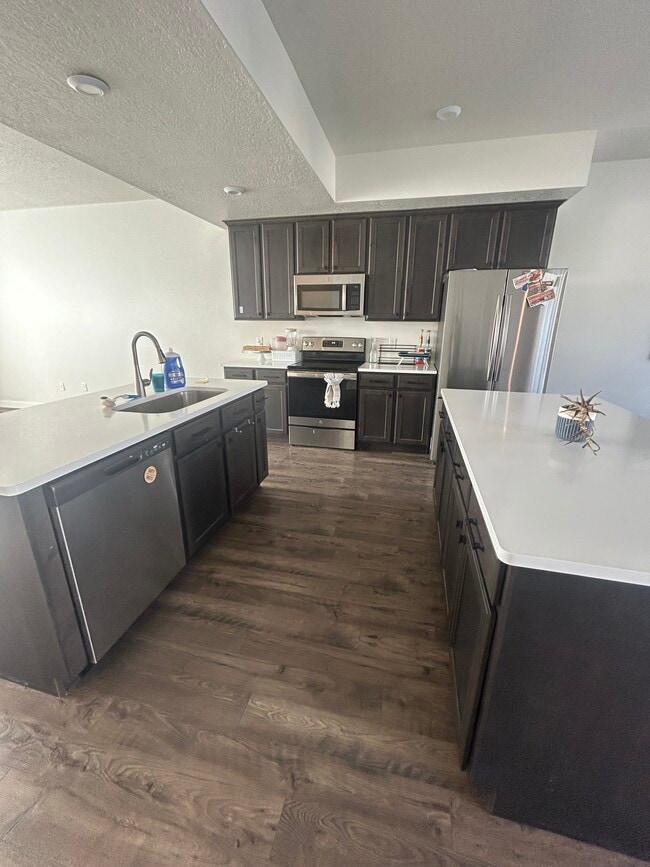 Building Photo - 1046 360 S