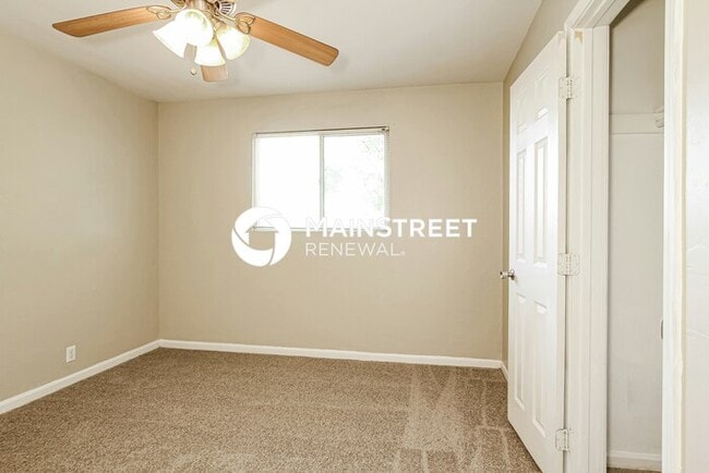 Building Photo - 3 Bedroom Pet-Friendly Home in Phoenix, AZ with Main Street Renewal