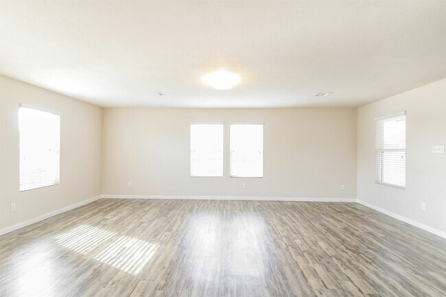 Building Photo - 6003 Sunrise Light Ln