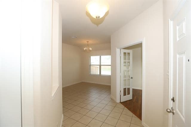 Building Photo - 2100 Jasmine Valley Drive