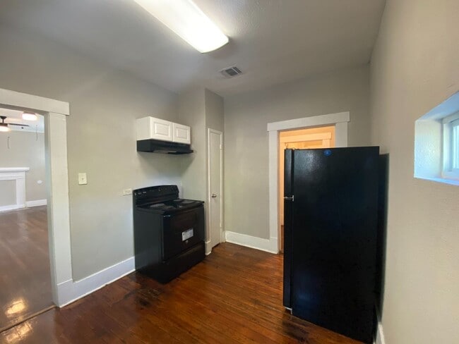 Building Photo - Highland Park adorable 2bd/1ba home AVAILABLE NOW!