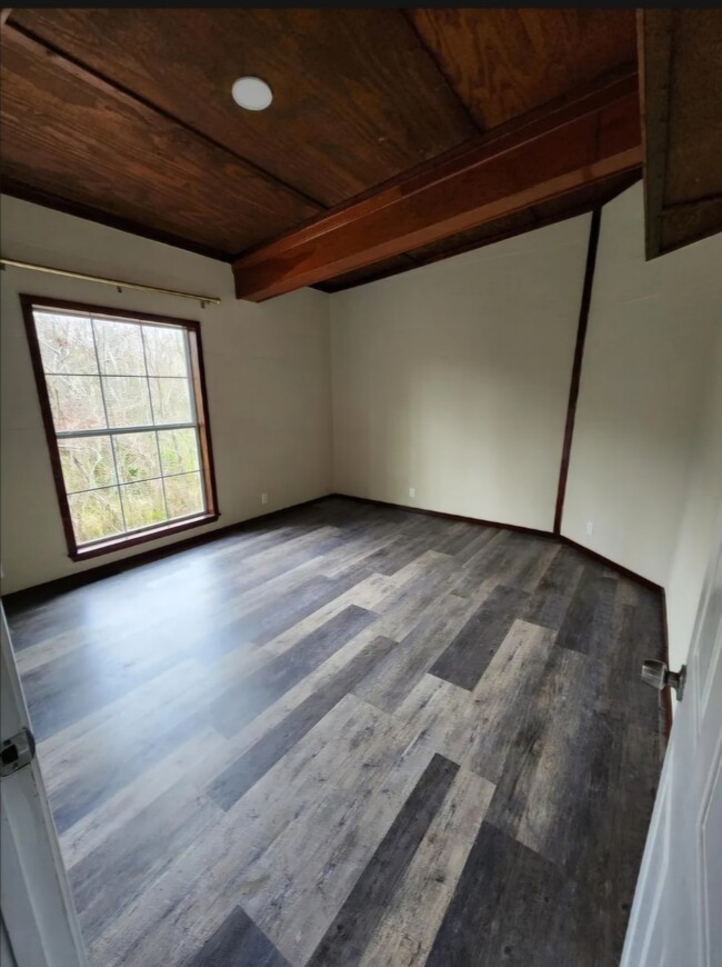 Building Photo - 57409 Brenchley Dr