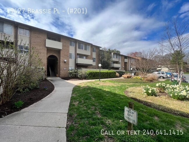 Building Photo - 19427 Brassie Pl