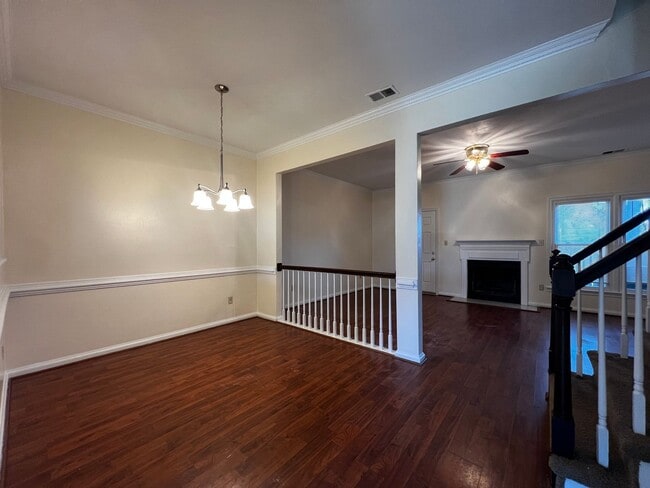 Building Photo - Great Bridge Townhouse For Rent