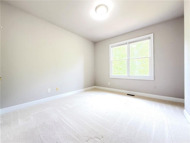 Building Photo - 3500 Millwater Crossing NE