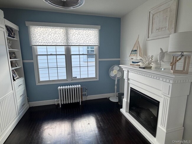 Building Photo - 326 E Walnut St