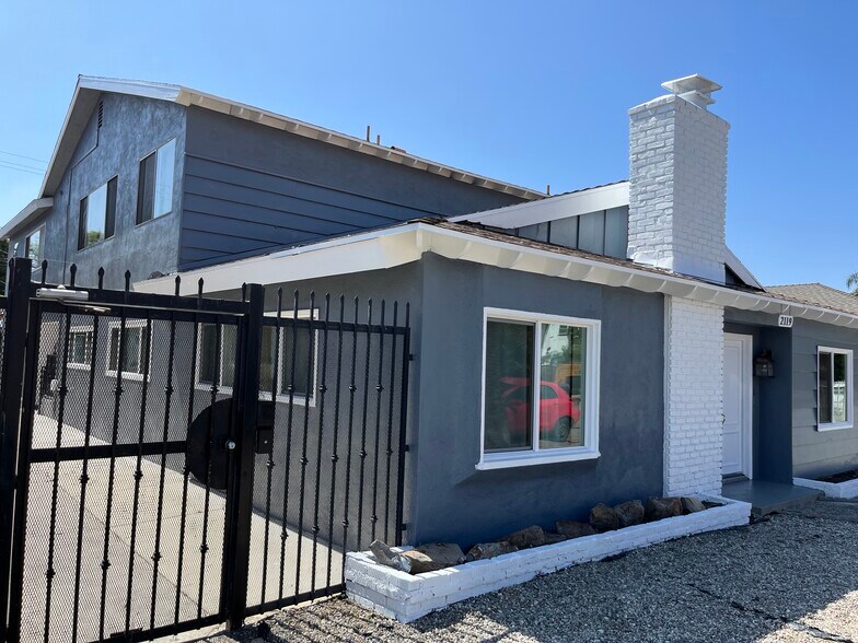 Building Photo - 2119 Earl Ave