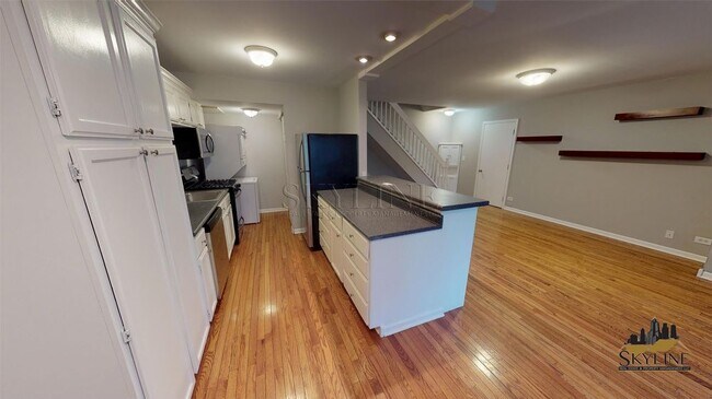 Building Photo - 240 Chippewa Court Unit B
