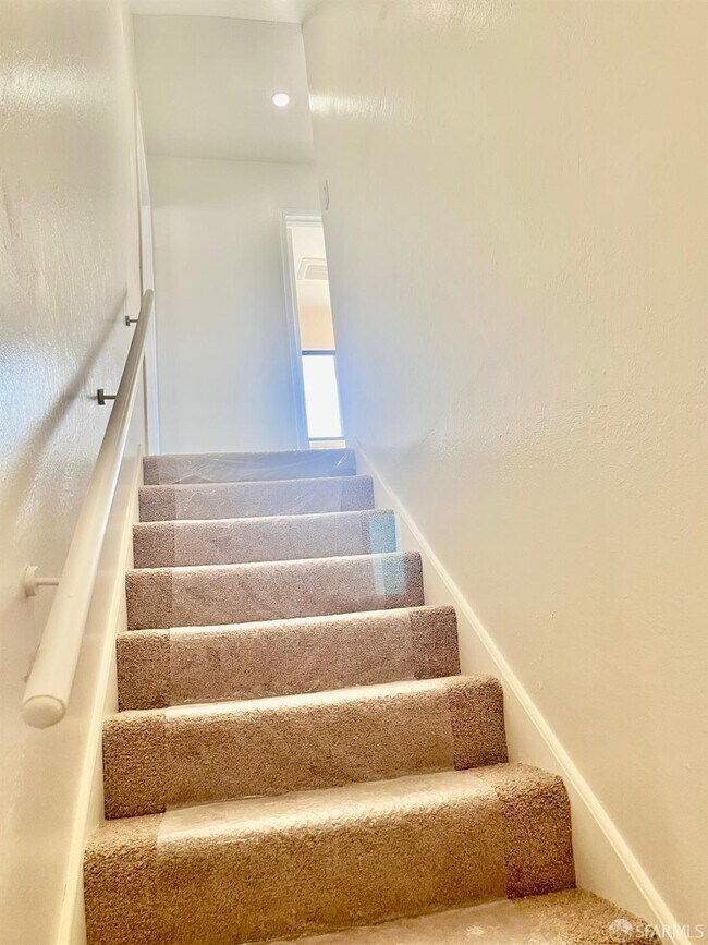 Building Photo - 5880 Olinda Rd