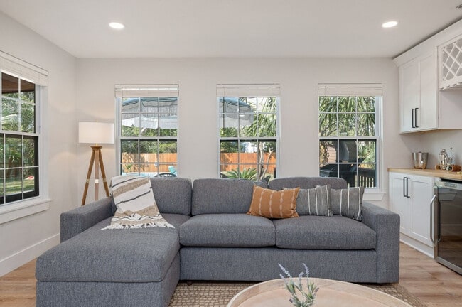 Building Photo - 111 Patton Dr NE