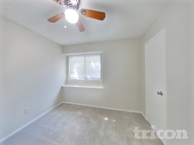 Building Photo - 806 Gable Ave