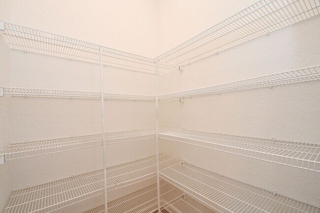 Pantry - 2881 Fontainebleau Ave SE