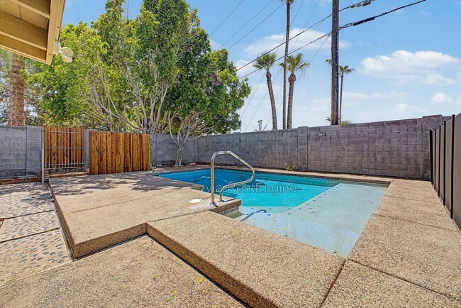Building Photo - 3333 E Medlock Dr