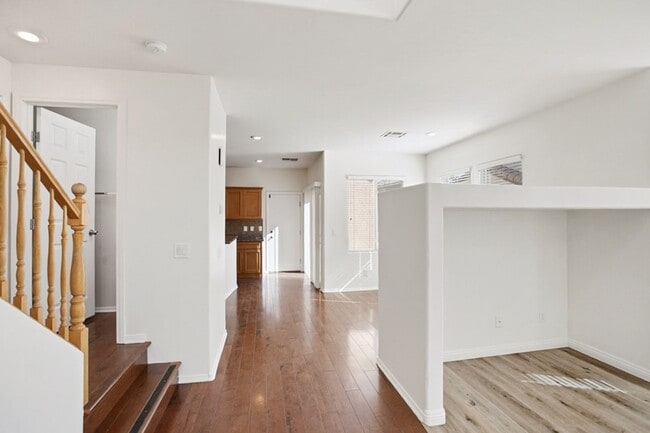 Building Photo - Well Kept Summerlin 3 Bedroom Home