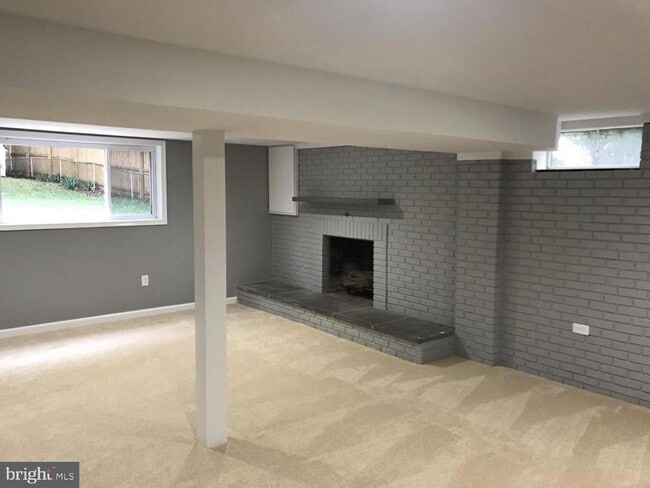 Building Photo - 12707 Robindale Dr
