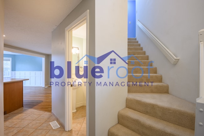 Building Photo - 11025 SE Flavel St