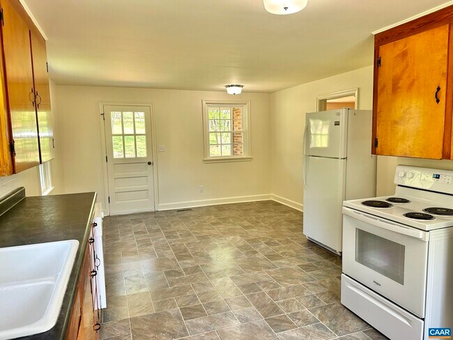 Building Photo - 2278 Hansens Mountain Rd