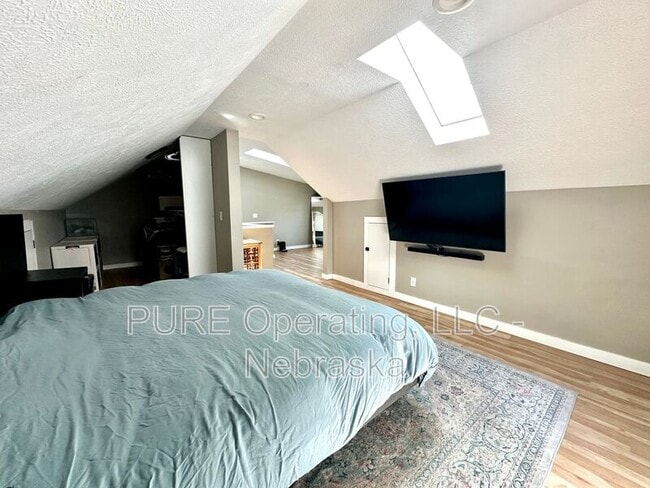 Building Photo - 5011 Miami St