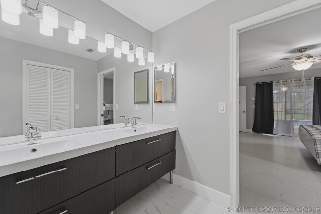 Building Photo - 301 Knotty Wood Ln