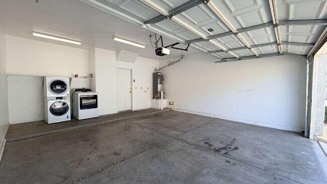 Building Photo - 1567 S Avocet St