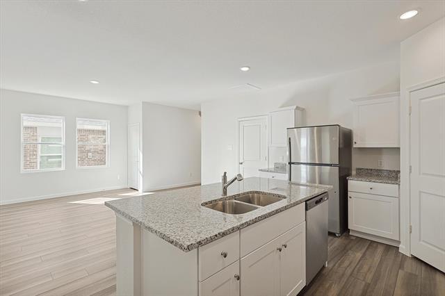 Building Photo - 2106 Harebell Dr