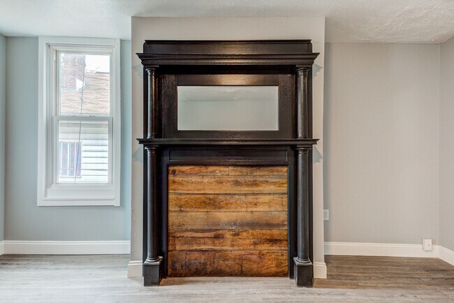 Building Photo - 744 Proctor Wy