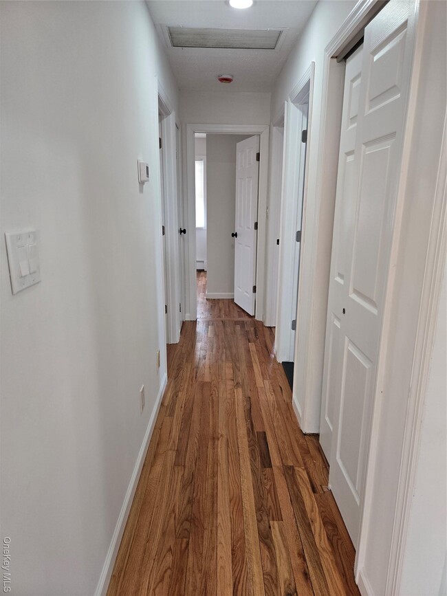 Building Photo - 25 Johnson Pl