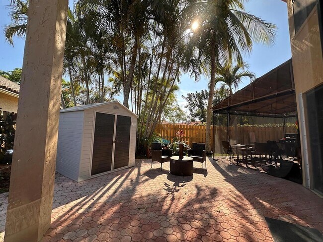 Building Photo - 1728 Shoreside Cir
