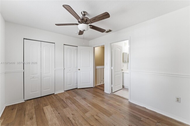 Building Photo - 15720 SW 92nd Ave