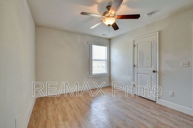 Building Photo - 8028 Glade Rd