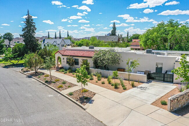 Building Photo - 1011 Madeline Dr