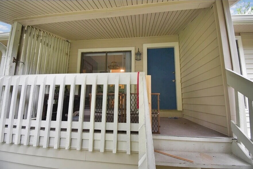 Building Photo - 101 Vista Lagoon Ct