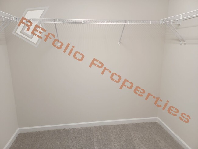Building Photo - Beautiful 4 Bedroom, 3 Bath, 1-Car Garage ...