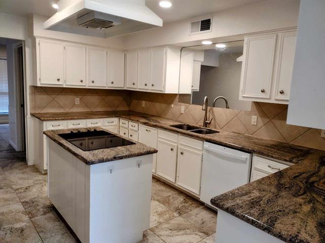 Building Photo - 3018 Overton Park Dr W