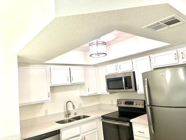 Building Photo - 7948 Decker Canyon Dr