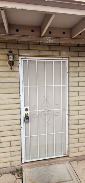 Primary Photo - 1041 N Mesa Dr