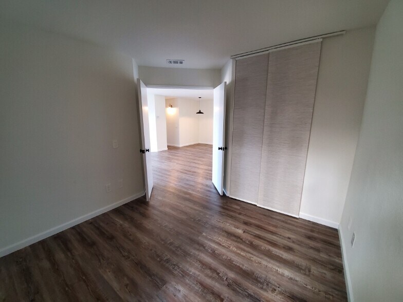 Building Photo - 7047 Camino Degrazia