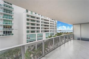 Building Photo - Northeast 18th Street, Miami, FL 33132 - 1 BR 1.5 BA condo