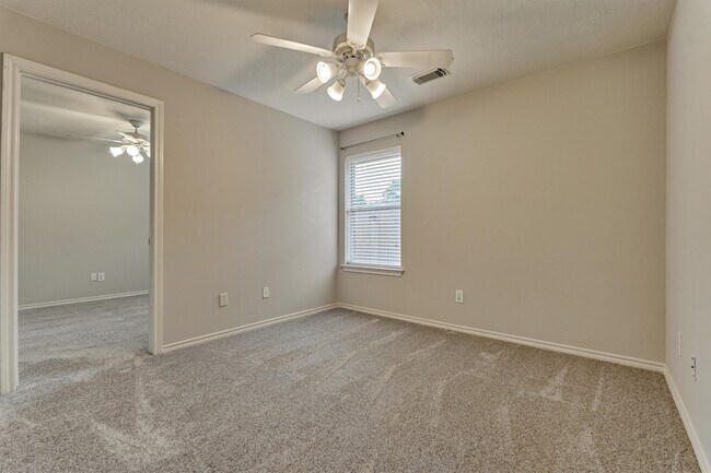 Building Photo - 6403 Sagewalk Ct