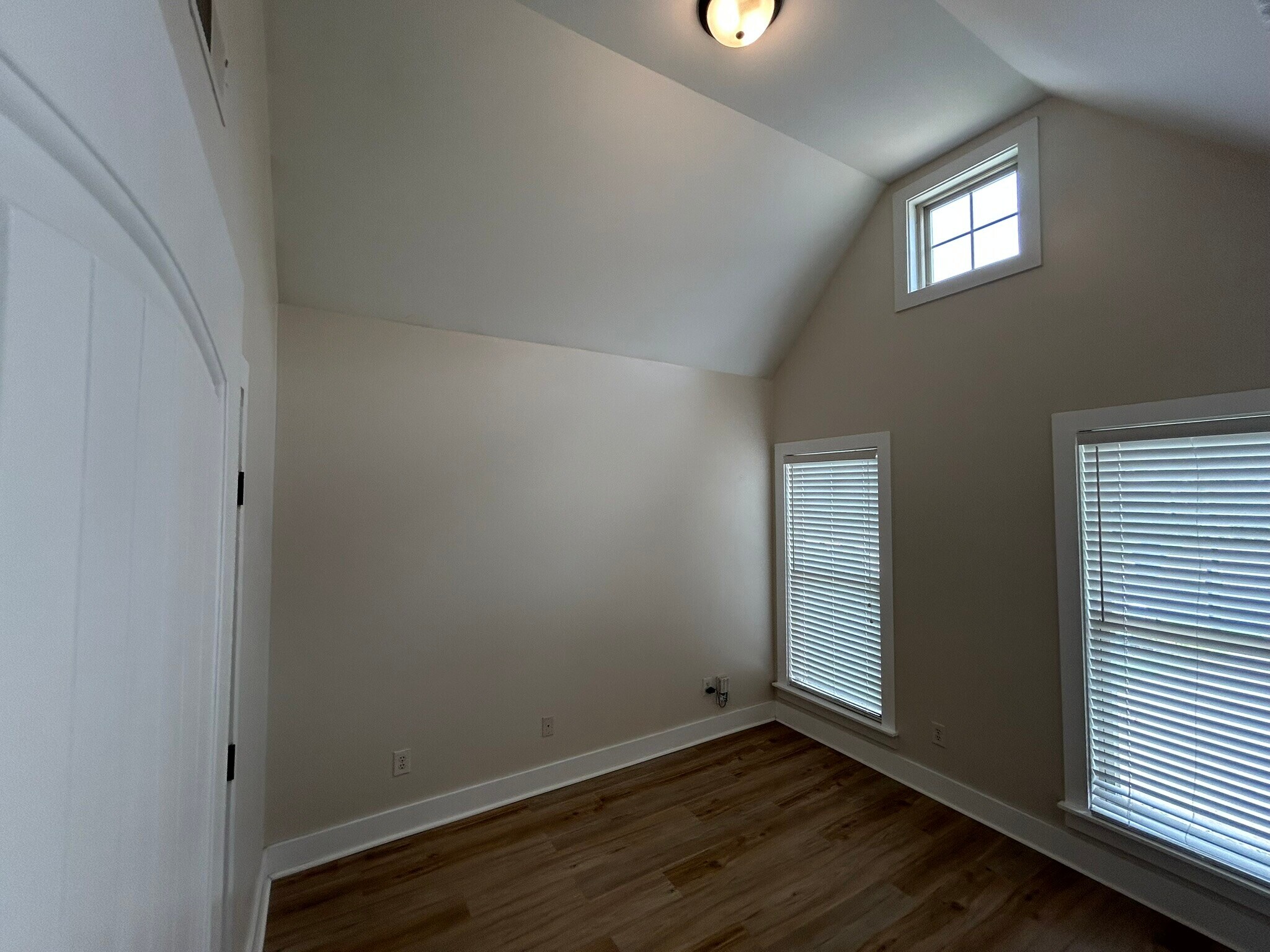 Building Photo - 2070 Rossburg Pl
