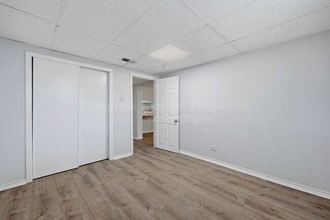 Building Photo - 310 S Barrett Ave