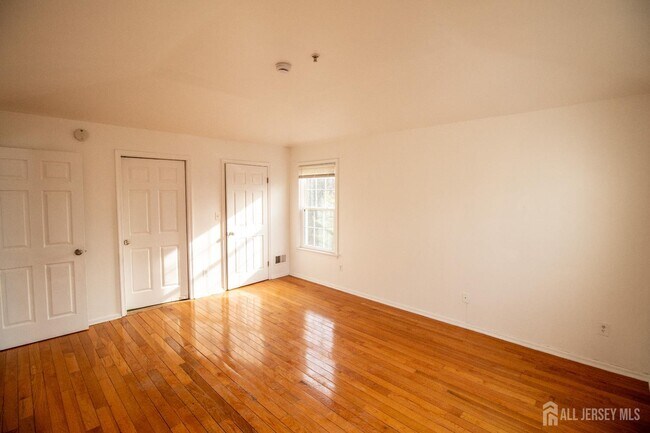 Building Photo - 1337 Waterford Dr