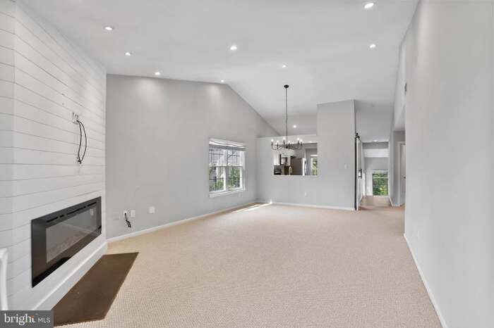 Building Photo - 2867 Yarling Ct